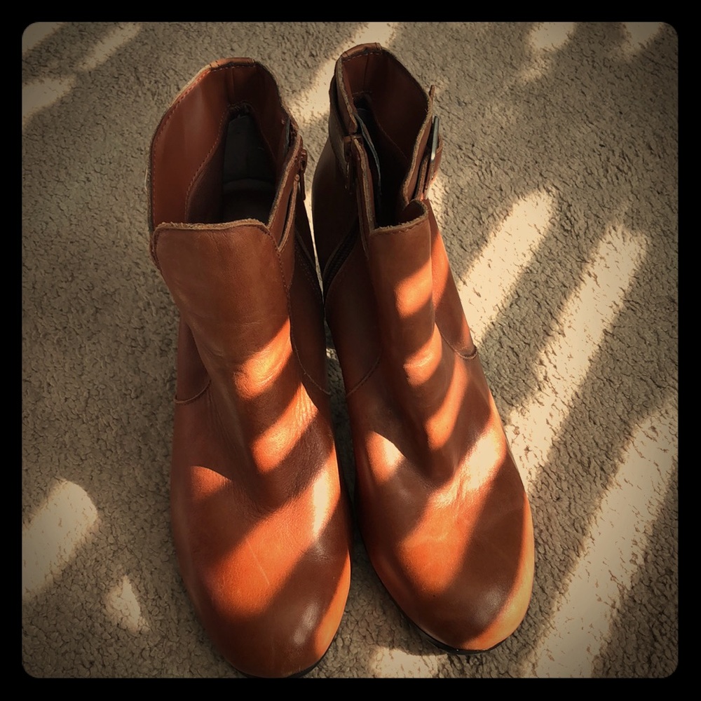 Ankle booties